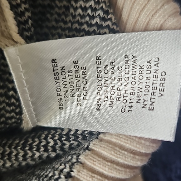 NWT T Tahari Geometric Crewneck Longsleeve Sweater Alpaca/Black Large - Picture 12 of 14